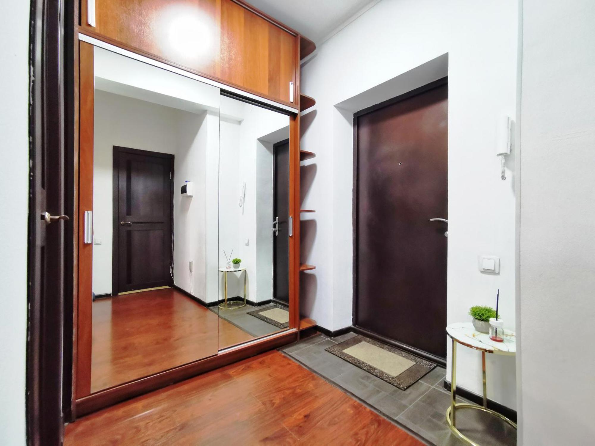 Apartment Dzhetysuskaya 4